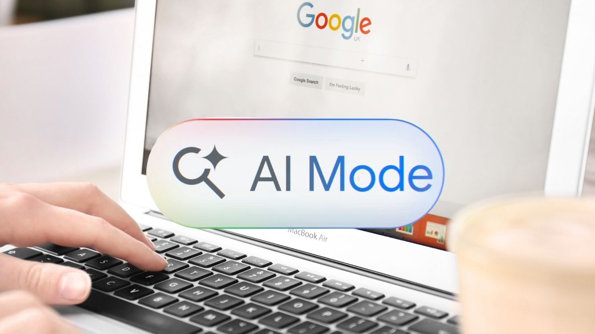 Persona usando portátil con modo de inteligencia artificial