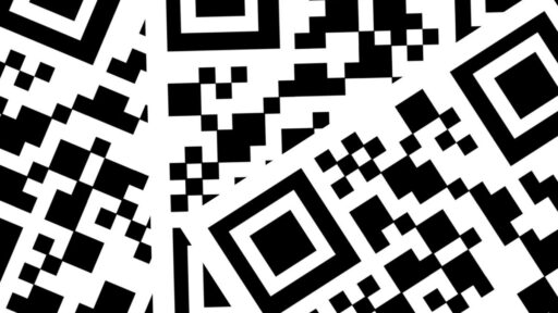 Códigos QR en fondo blanco y negro