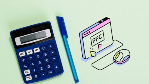 Calculadora y anuncio PPC en fondo verde
